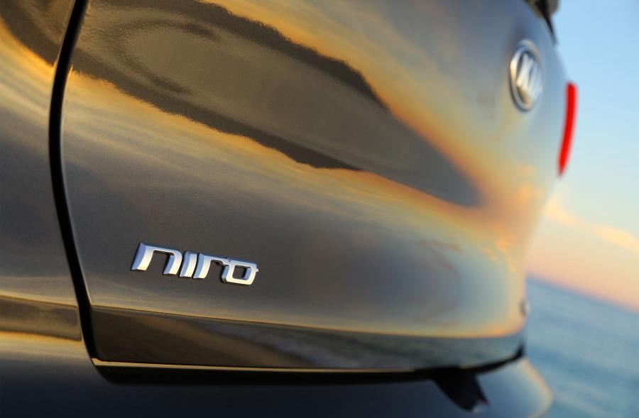 Детали экстерьера Kia e-Niro 2018 года  (WW) (фото 35 из 41)